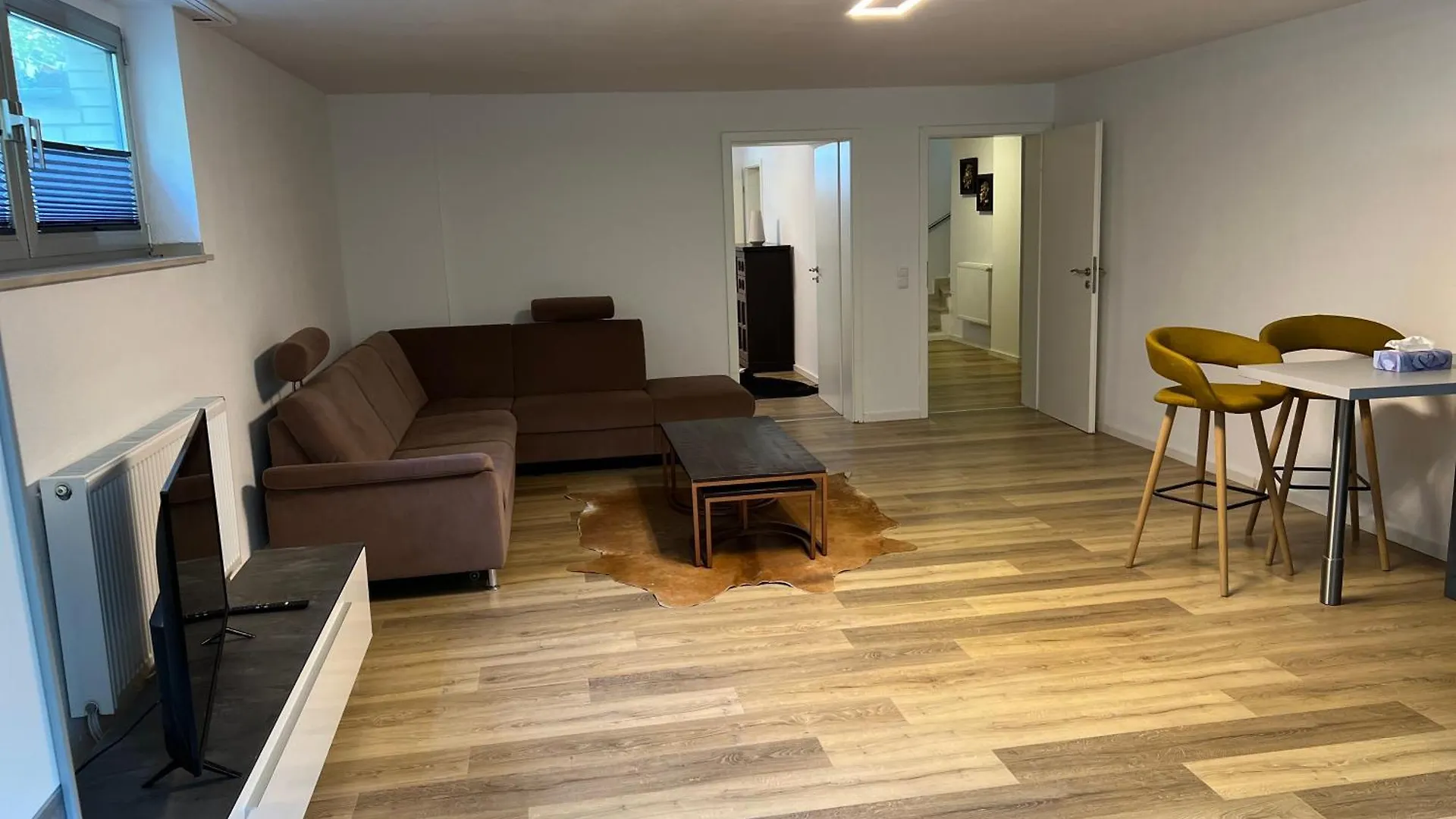 Geraeumige Unterkunft Auch Familienfreundlich Bis 4 Personen Koeln Apartment Köln