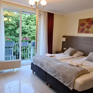Hotel Cara, Colonia