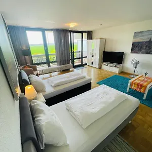  Apartment Messe West