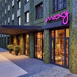Hotell Moxy Muelheim, Köln